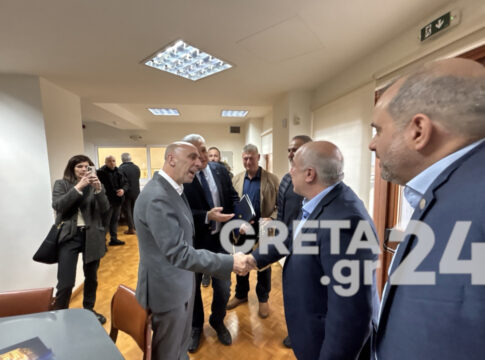 Μπρατάκος από Ηράκλειο για τους δασμούς Τραμπ: Δε θεωρώ ότι θα επηρεαστεί σημαντικά η χώρα μας – Μην κινδυνολογούμε