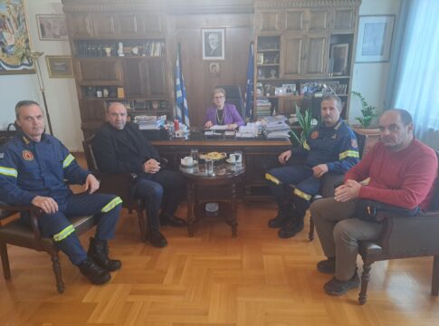 Εθιμοτυπική Επίσκεψη του Νέου Διοικητή της Διοίκησης Πυροσβεστικών Υπηρεσιών Νομού Ρεθύμνης στην Αντιπεριφερειάρχη Ρεθύμνης