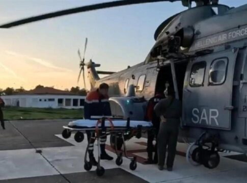 Γαύδος: Διάσωση τραυματία από Super Puma της Πολεμικής Αεροπορίας – Εντυπωσιακό βίντεο