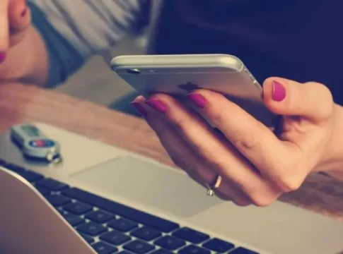 Ηράκλειο: Συνελήφθη 55χρονη «εισπράκτορας» για τηλεφωνικές απάτες – Άρπαξε από τρεις ηλικιωμένες 8.000 ευρώ