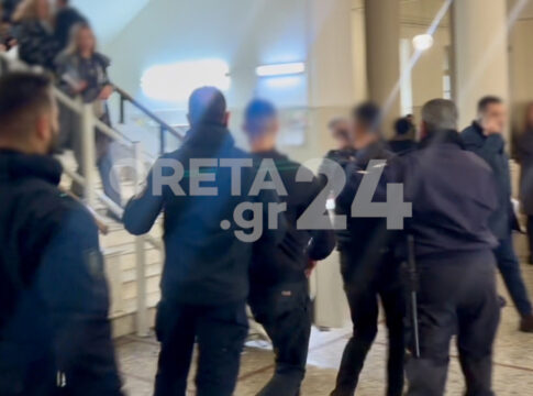 Ηράκλειο – Τροχαίο με εγκατάλειψη: Απολογούνται ο 19χρονος και ο συνοδηγός του ΙΧ
