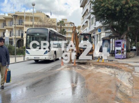 Κλειστή η κυκλοφορία στο κέντρο λόγω βλάβης σε αγωγό της ΔΕΥΑΗ