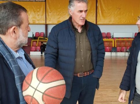 Κλειστό Γυμναστήριο Καλαθοσφαίρισης Αρκαλοχωρίου: Τοποθετείται νέο ξύλινο δάπεδο- Συνεχίζονται οι εργασίες αναβάθμισης και συντήρησης