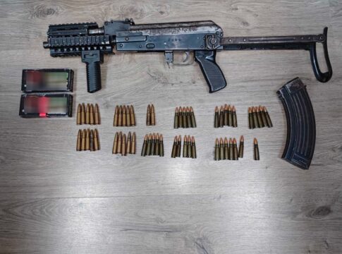 Κρήτη: Έκρυβε στο σπίτι του καλάσνικοφ και σφαίρες