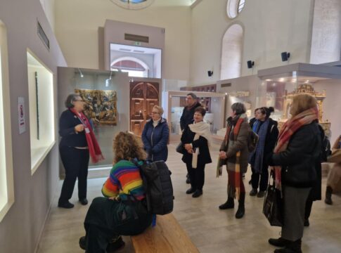 Με επιτυχία η ξενάγηση στην Αγία Αικατερίνη Σιναϊτών στο πλαίσιο των «Χαρτοδιαδρομών… στο Δήμο μας»