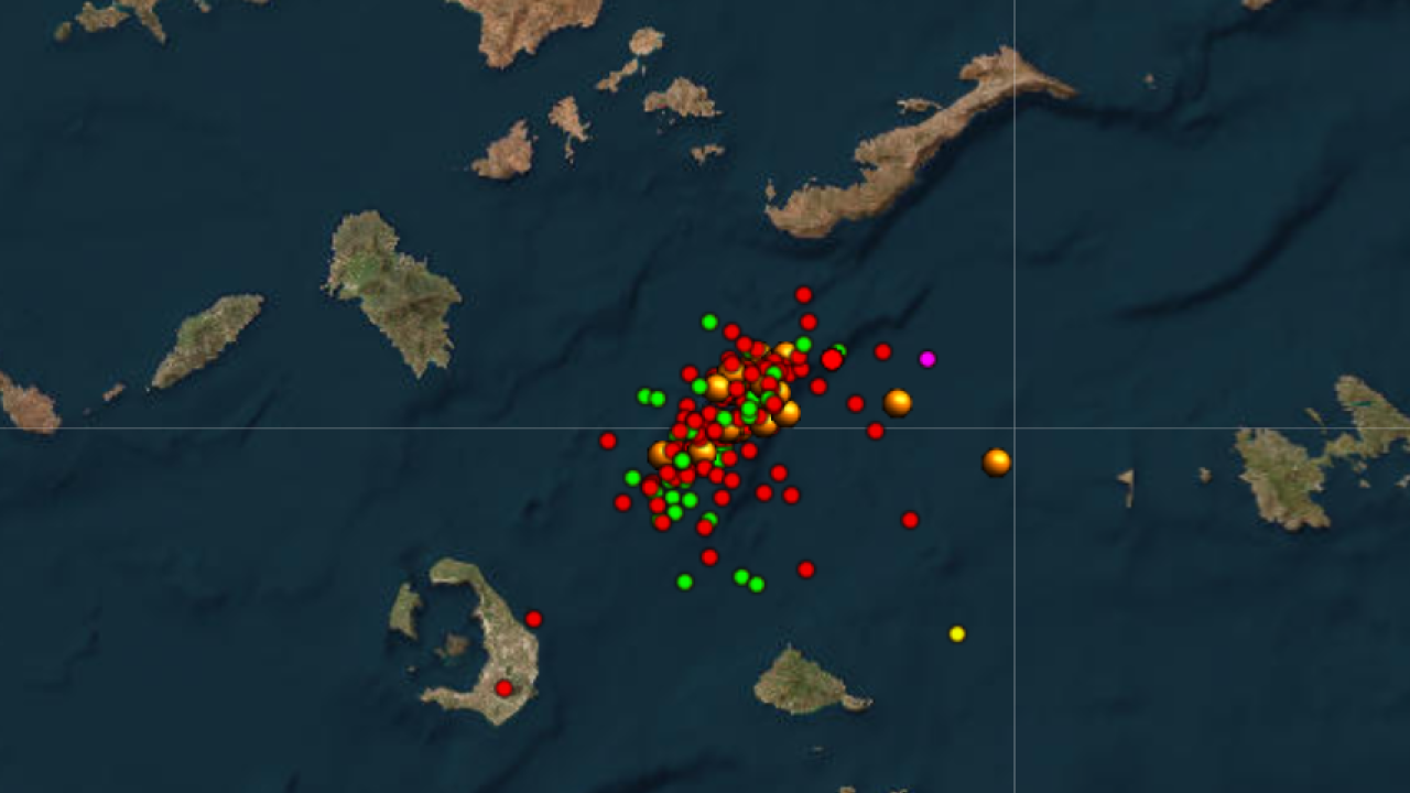 Νέα σεισμική δόνηση μεγέθους 5 Ρίχτερ στη Σαντορίνη - Έντονη σεισμική ακολουθία
