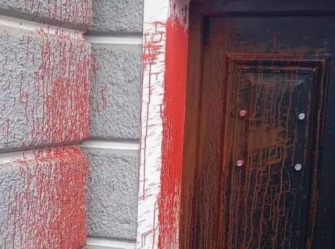 Ο Λ. Αυγενάκης για την επίθεση στο γραφείο της Σέβης Βολουδάκη: Τέτοιες ενέργειες πλήττουν τη δημοκρατία