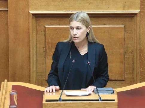Στη Βουλή η υποστελέχωση του e-ΕΦΚΑ Χανίων από τη Σέβη Βολουδάκη