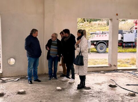 Στο έργο κατασκευής της Αίθουσας Πολλαπλών Χρήσεων στο Αμμούδι ο Δήμαρχος Μαλεβιζίου 