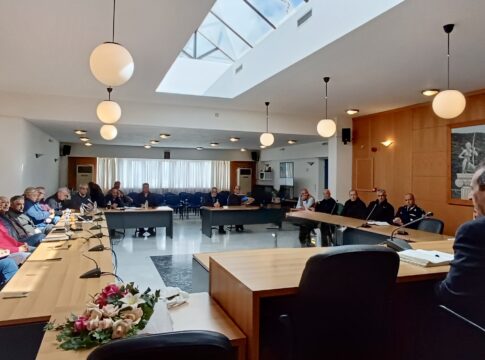 Στο τραπέζι συζήτησης όλα τα φλέγονται θέματα για τη νέα τουριστική σεζόν από τον Δήμο Χερσονήσου