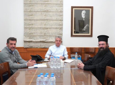 Σύμβαση για το έργο «Συντήρηση και επισκευή δωμάτων και στεγών Ιερού Μητροπολιτικού Ναού Μεγάλης Παναγίας Νεάπολης Λασιθίου» υπέγραψε ο Περιφερειάρχης Κρήτης