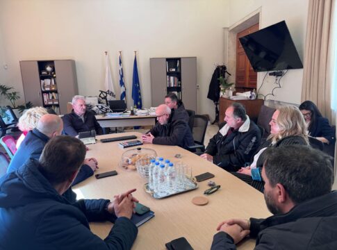 Συνάντηση του Δημάρχου Ηρακλείου Αλέξη Καλοκαιρινού με εκπροσώπους της ΑΔΕΔΥ