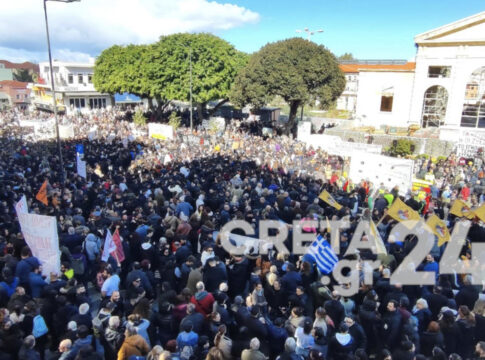Τέμπη: Xιλιάδες κόσμου στο συλλαλητήριο στα Χανιά