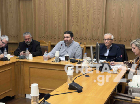 Τον εκσυγχρονισμό της δακοκτονίας προωθεί η Περιφέρεια Κρήτης – Τι θα γίνει φέτος