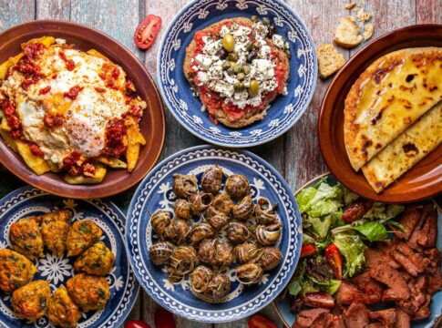 Αυτοί είναι οι 6 Κρητικοί ΣΕΦ που θα μαγειρέψουν για μια εβδομάδα στην Βιέννη σε 2.500 υπαλλήλους του ΟΗΕ