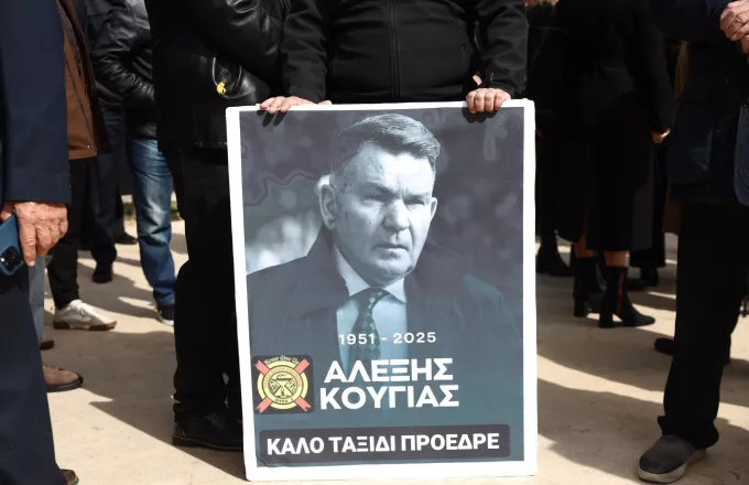 Αλέξης Κούγιας:Πλήθος κόσμου στην κηδεία του – Βίντεο, φωτογραφίες