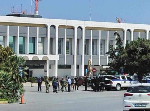 Αντιτρομοκρατική άσκηση “πολλαπλού πλήγματος” στο αεροδρόμιο Ηρακλείου