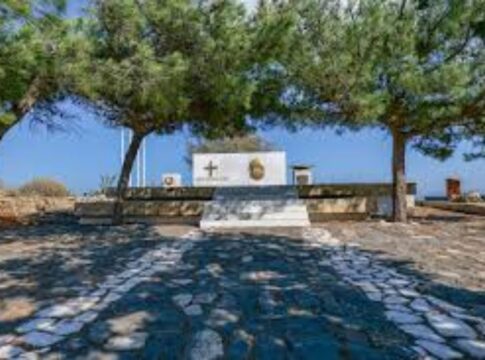 Χανιά: Έκλεψαν την ασπίδα από το Μνημείο Πεσόντων Ευελπίδων (εικόνες)