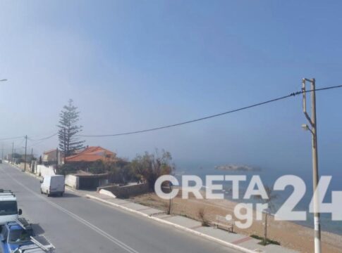 Χανιά | “Εξαφανίστηκαν” τα Θοδωρού – Πυκνή σκόνη “πνίγει” το νομό (εικόνες)