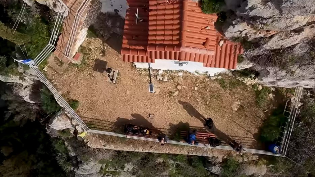 Δείτε που βρίσκεται το εκπληκτικό εκκλησάκι της Αγίας Μαρίνας στην Αττική