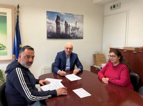 Δήμος Βιάννου: Υπογραφή σύμβασης για την αποκατάσταση του κτιρίου του Κοινωνικού Ξενώνα