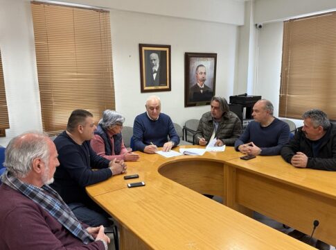 Έπεσαν οι υπογραφές για την ανάπλαση τµήµατος οικισµού της Εµπάρου του Δήμου Βιάννου»