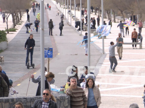 Η βροχή «χάλασε» τα Κούλουμα σε Ηράκλειο και Χανιά