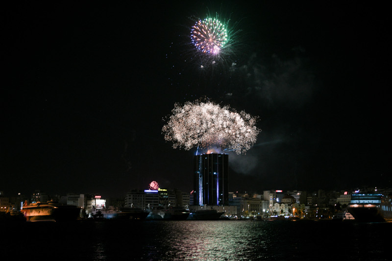 Κρήτη | 20χρονος με χειροπέδες για βεγγαλικά και πυροτεχνήματα
