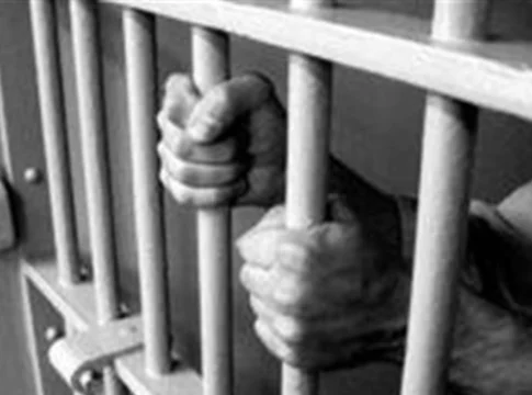 Κρήτη | Από καθαρή τύχη δεν θρηνήσαμε θύματα στην φυλακή της Αλικαρνασσού! Με τραύματα στο λαιμό και την πλάτη ο σωφρονιστικός