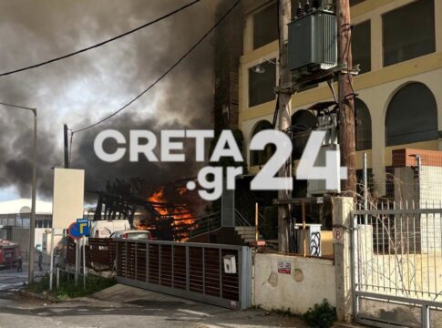 Μήνυμα από το 112 για τη μεγάλη φωτιά στην Βιομηχανική Περιοχή Ηρακλείου (εικόνες)