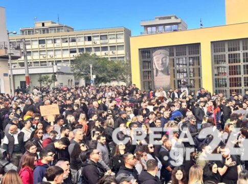 «Όλων των νεκρών θα γίνουμε φωνή» – Νέες συγκεντρώσεις στην Κρήτη για τα Τέμπη