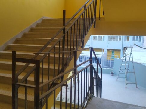 Πρώην Ακαδημία: Εσείς θα βάζατε τα παιδιά σας σε αυτό το κτίριο;