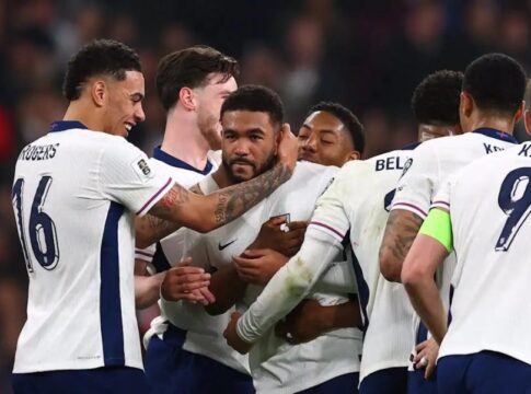 Προκριματικά Μουντιάλ 2026: Ακάθεκτες Αγγλία, Πολωνία και Βοσνία – Δυο γκολ ο Κάρολ Σφιντέρσκι