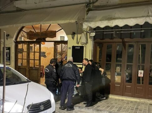 Ρέθυμνο| Την χτύπησε στο πρόσωπο στη μέση του δρόμου (εικόνες)