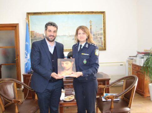 Στον Δήμαρχο Χανίων, Παναγιώτη Σημανδηράκη η νέα Διοικήτρια της Τροχαίας Χανίων, Ευστρατία Κουλαρά