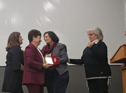 Συγκινητική η εκδήλωση-αφιέρωμα στη Νάντια Βαλαβάνη με αφορμή την Παγκόσμια Ημέρα της Γυναίκας