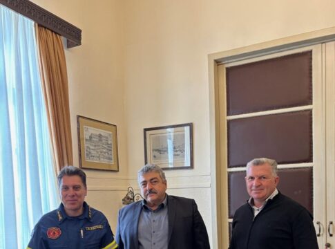 Συνάντηση του Αντιπεριφερειάρχη Χανίων Νίκου Καλογερή με τον νέο Διοικητή των Πυροσβεστικών Υπηρεσιών πύραρχο Αργύρη Ρεγκά