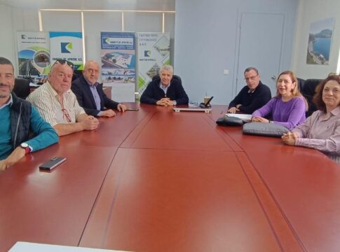 Τεχνική σύσκεψη στα γραφεία του Ο.Α.Κ. για τα έργα στο λιμένα των Σφακίων