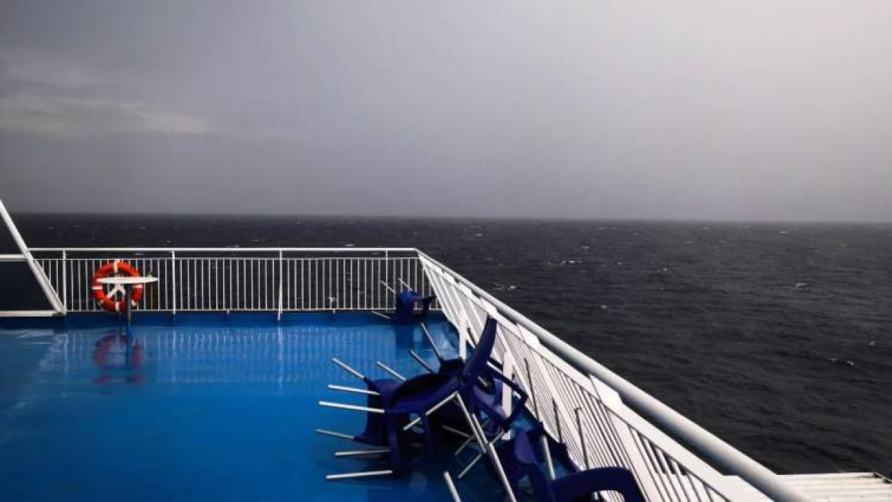 Θρίλερ με 40χρονο που ερχόταν στην Πάτρα - Βούτηξε στη θάλασσα από το "Αριάδνη" και αγνοείται