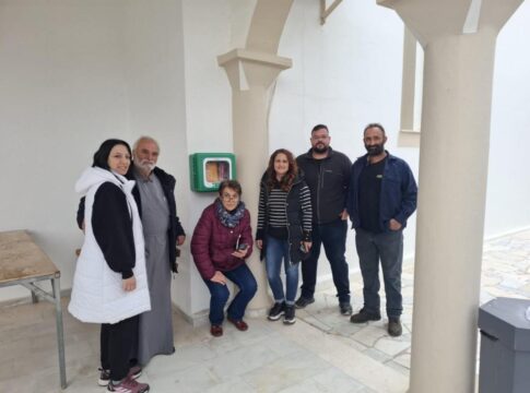 Τοποθέτηση απινιδωτών σε Σοκαρά και Στάβιες