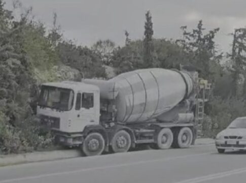 Τροχαίο με μπετονιέρα στον ΒΟΑΚ