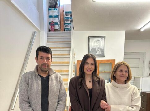 Βατσινά προς Μιχαηλίδου: 10 χρόνια χωρίς εκπαιδευτή οι άνθρωποι με πρόβλημα όρασης στην Κρήτη