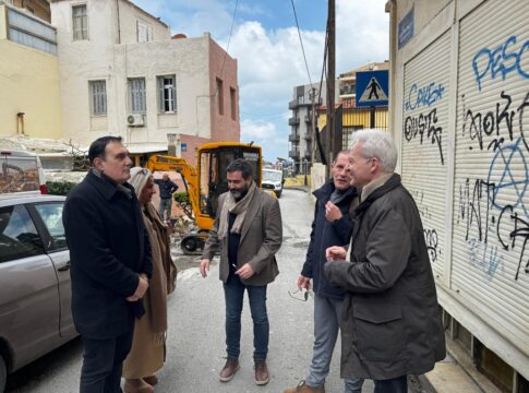 Ξεκίνησαν οι εργασίες ανάπλασης στην οδό Δελημάρκου στην Αγία Τριάδα