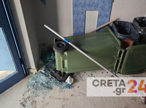 Έκαναν «γυαλιά – καρφιά» δημοτικό σχολείο στο Ηράκλειο – Εικόνες καταστροφής από το διπλό «χτύπημα» των βανδάλων