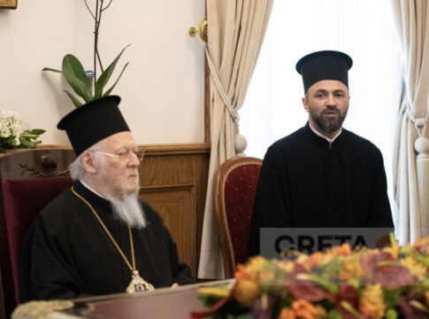 Ένα λουλούδι από τον Πατριάρχη στον μακαριστό μητροπολίτη