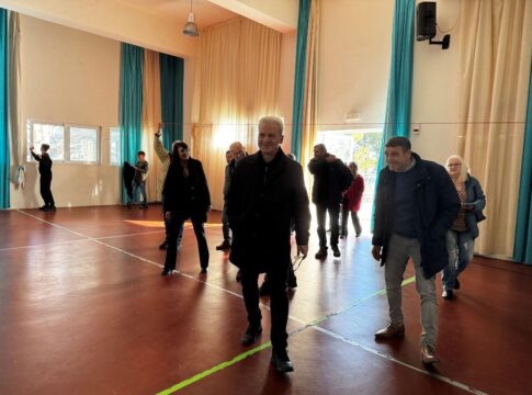 Ένα νέο ηλεκτρικό λεωφορείο για τα παιδιά του Γυμνασίου και Λυκείου Αγίου Μύρωνα