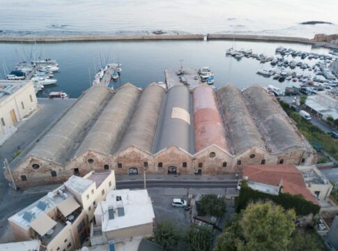 Ένα όραμα 4 δεκαετιών παίρνει σάρκα και οστά – Απόφαση ένταξης για το εμβληματικό έργο αποκατάστασης των Ενετικών Νεωρίων Χανίων