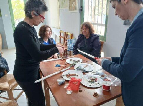 Εργαστήρι Κατασκευής πασχαλινής Λαμπάδας – Επιτυχημένη η πασχαλινή δράση στην Καστέλλι