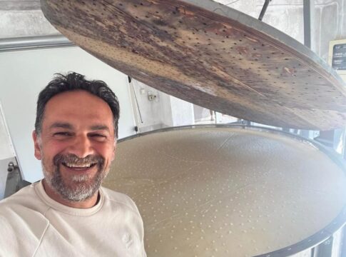 Ετοιμάζονται για το μεγαλύτερο τυρί στον κόσμο!