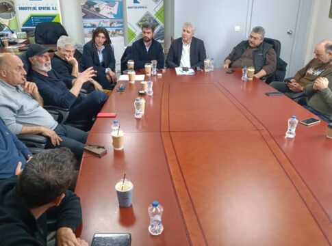 Ευρεία σύσκεψη φορέων για την «Ανακατασκευή του Κολυμβητηρίου Χανίων» – Έμπρακτη στήριξη στην απρόσκοπτη εκτέλεση του έργου